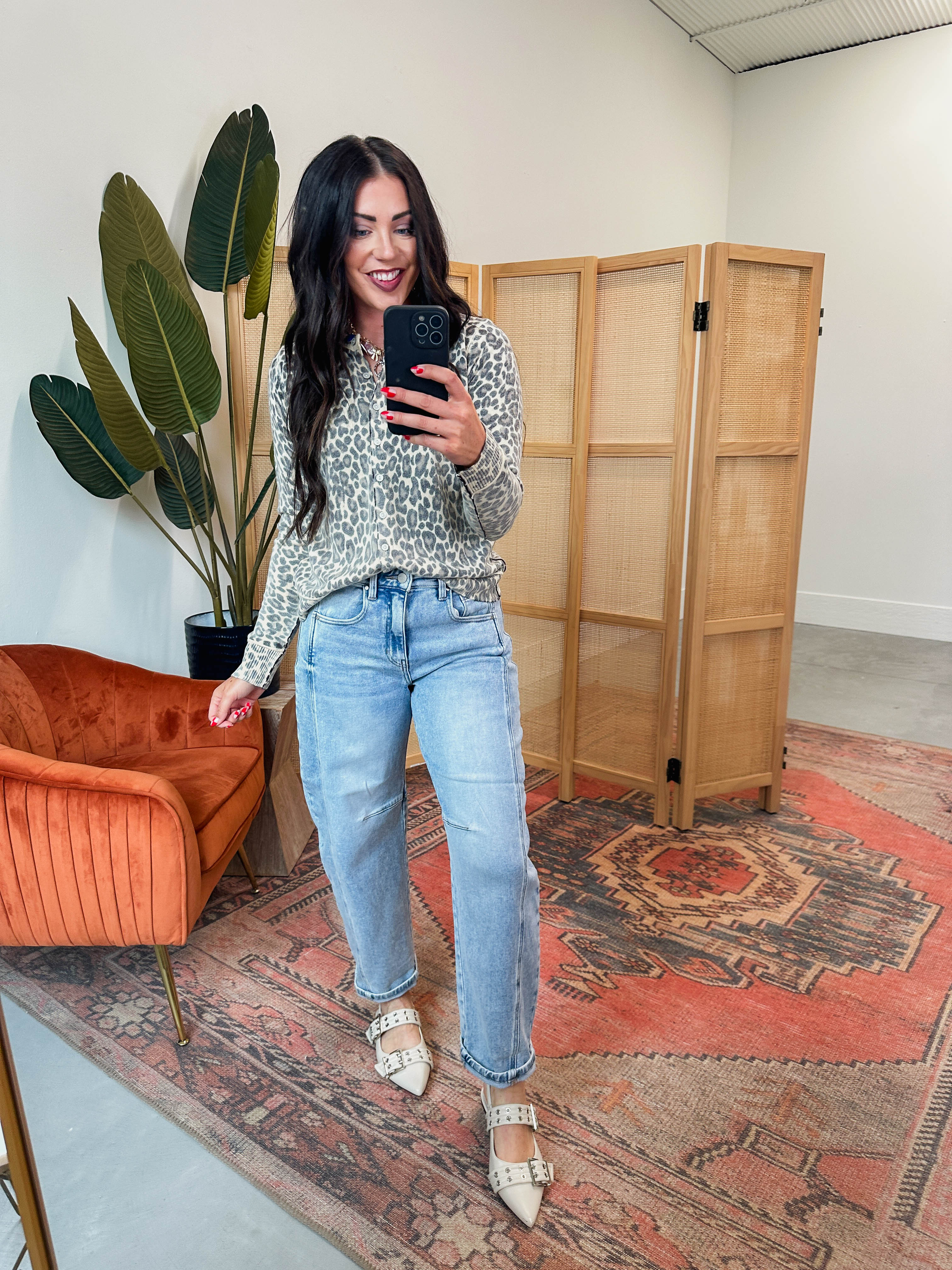 Kam High Rise Boyfriend Barrel Denim-Light Wash - Image 15